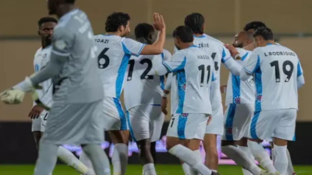 بث مباشر.. صدام قوي يجمع نيوم والرياض ضمن منافسات الدوري السعودي